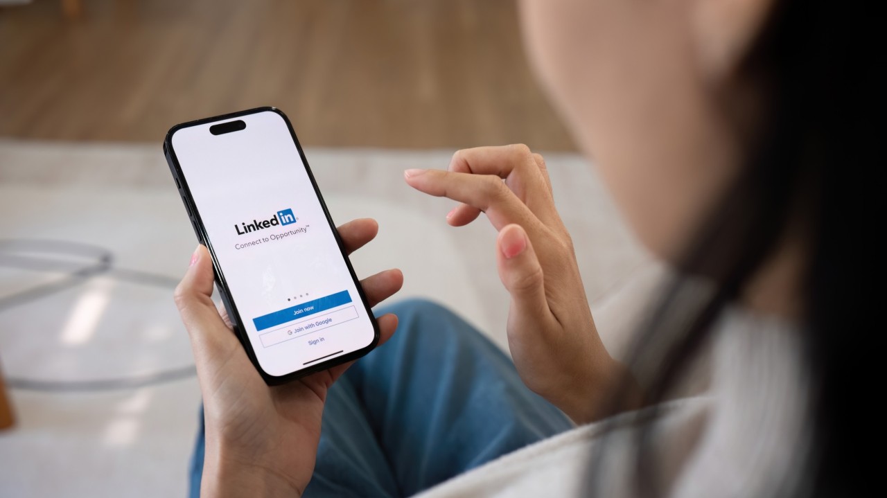 How to Write LinkedIn Messages That Get Replies (Without Sounding Salesy)