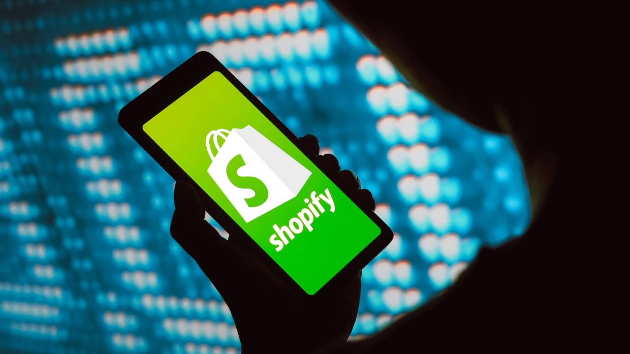 Shopify in the Age of AI: How Intelligent Tools Are Transforming E-Commerce Growth