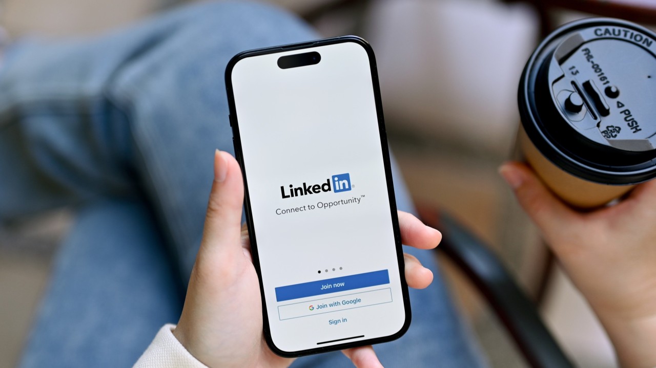 The Businesses Winning on LinkedIn Are Not Selling – They’re Educating