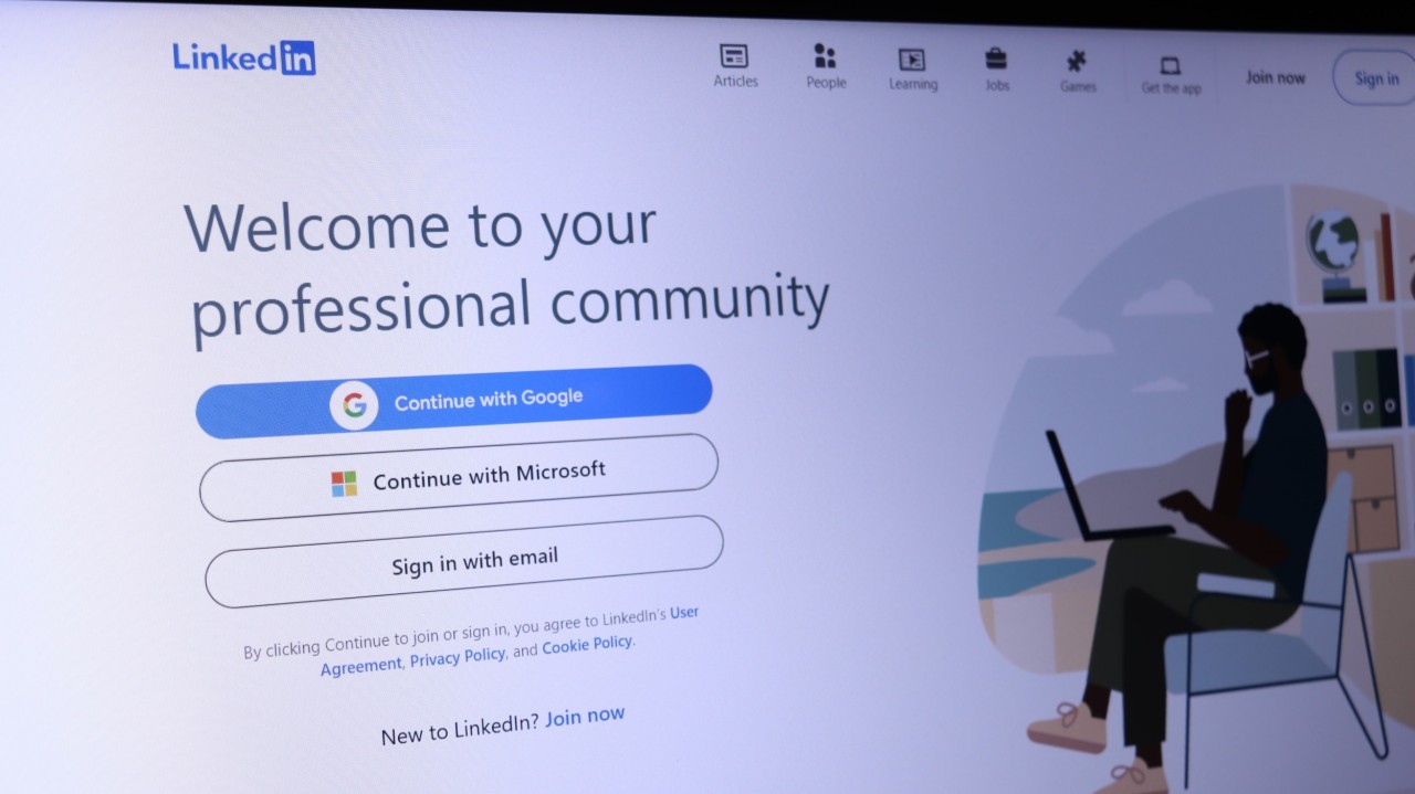 Growing Your LinkedIn Company Page: How to Build an Audience That Drives Awareness, Authority and Business Growth